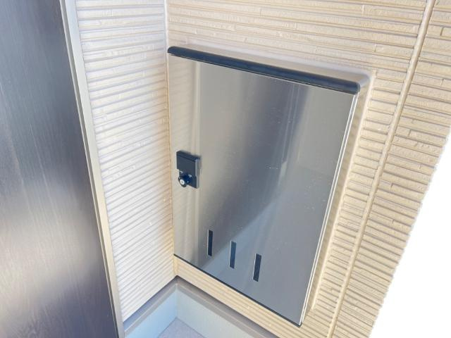 富山市北代新築アパートの玄関|宅配ボックス（イメージ）