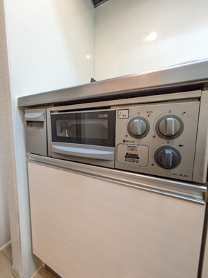 梅雨・花粉シーズンに活躍　浴室乾燥機能付★