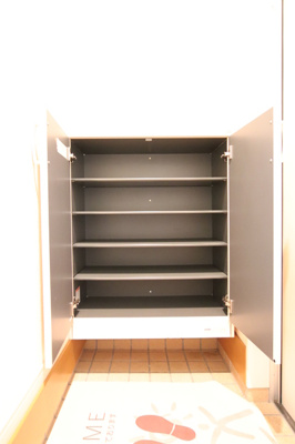 玄関／シューズボックス付き♪