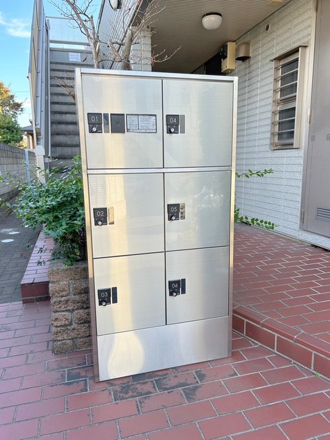 サンステップのエントランス|★宅配ボックスあり★