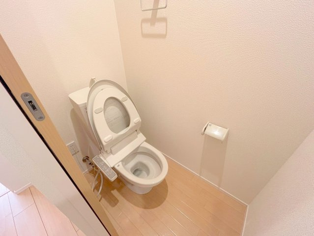 トミーハイマート阿佐谷のトイレ|★温水洗浄便座★クリーニング中の写真となります