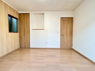 【洋室】 | 2階洋室6帖(南西側)