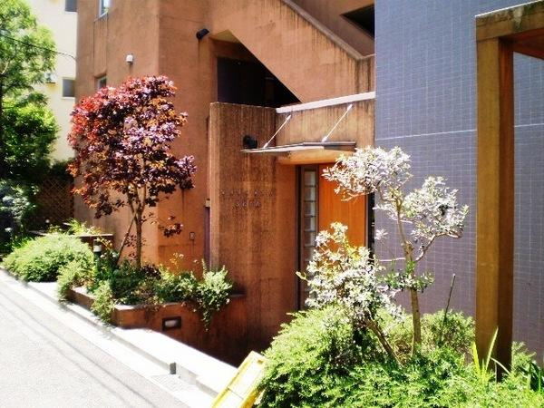 エストゥディオ瀬田のエントランス