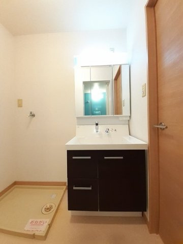 リブアライフ花梨の洗面所|広い洗面スペース