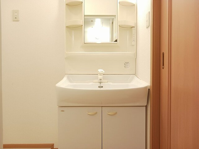 メープル　ハイムの洗面所|スペースが確保できる洗面所です