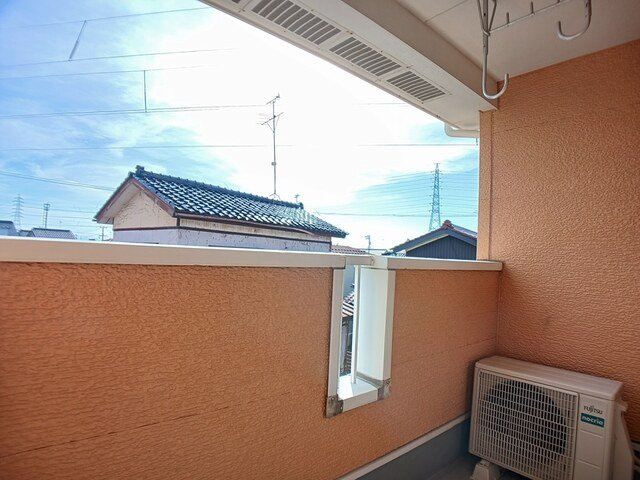 リヴァンスＢのバルコニー|外からの目が気にならないバルコニーで洗濯物が干せます