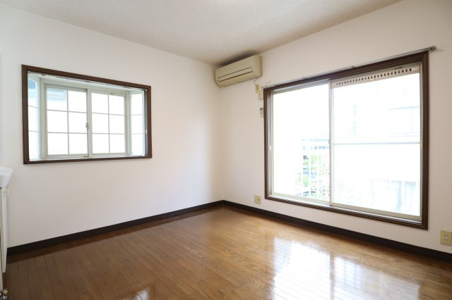 モンシャトー富士の洋室