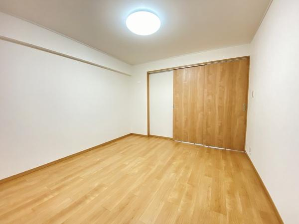 【寝室】 | メゾンドール朝霧