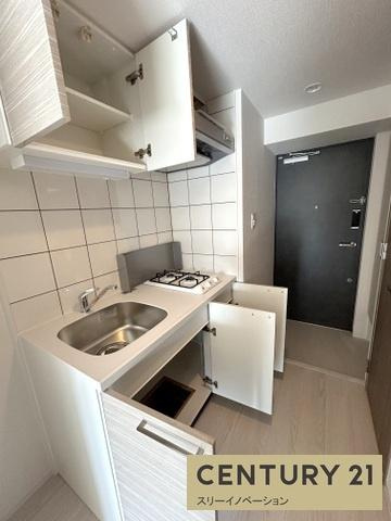 エスリード大阪リブレのキッチン|キッチン上部・下部収納！