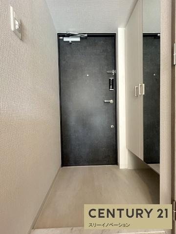 エスリード大阪リブレの玄関|★広々玄関スペース★