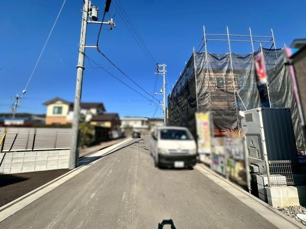 和歌山市府中第2-1号棟　新築戸建の前面道路含む現地写真