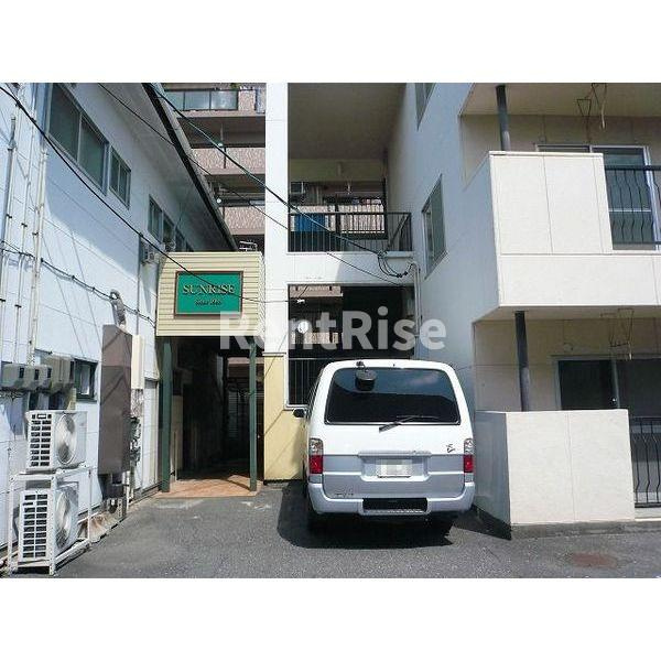 サンライズのエントランス