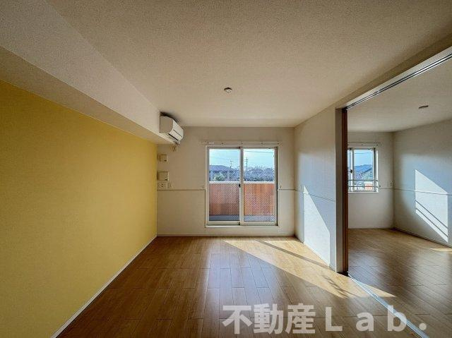 エミネンスヴィラⅠの居間・リビング