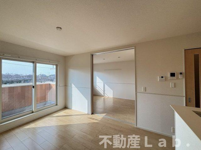 エミネンスヴィラⅠの居間・リビング