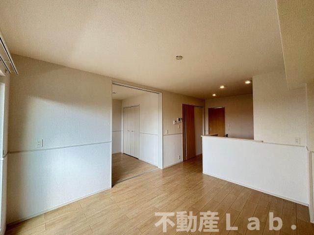 エミネンスヴィラⅠの居間・リビング