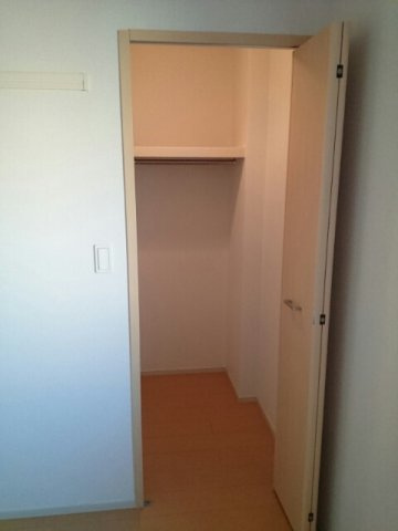 シェーネ　両仲間　Ｂの収納