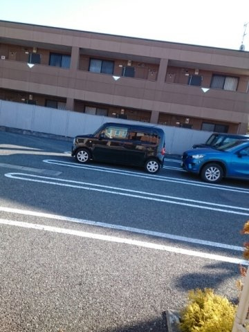 シェーネ　両仲間　Ｂの駐車場