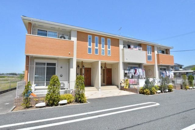 シェーネ　両仲間　Ｂの外観