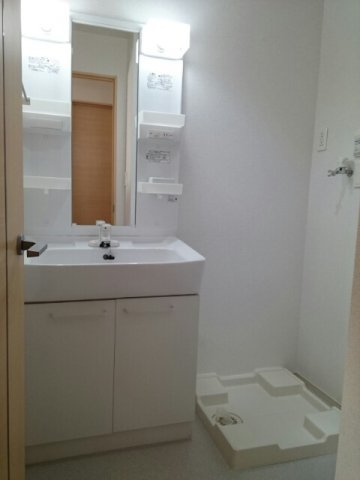 シェーネ　両仲間　Ｂの洗面所