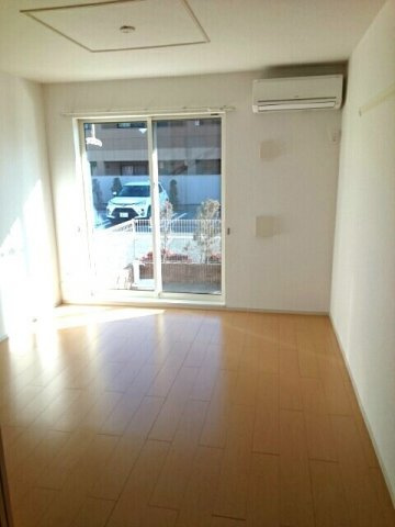 シェーネ　両仲間　Ｂの内装