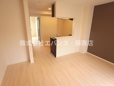 【居間・リビング】 | シェモア | ゆったり過ごせる居間です