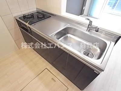 【キッチン】 | シェモア | コンパクトなキッチンで掃除もラクラク