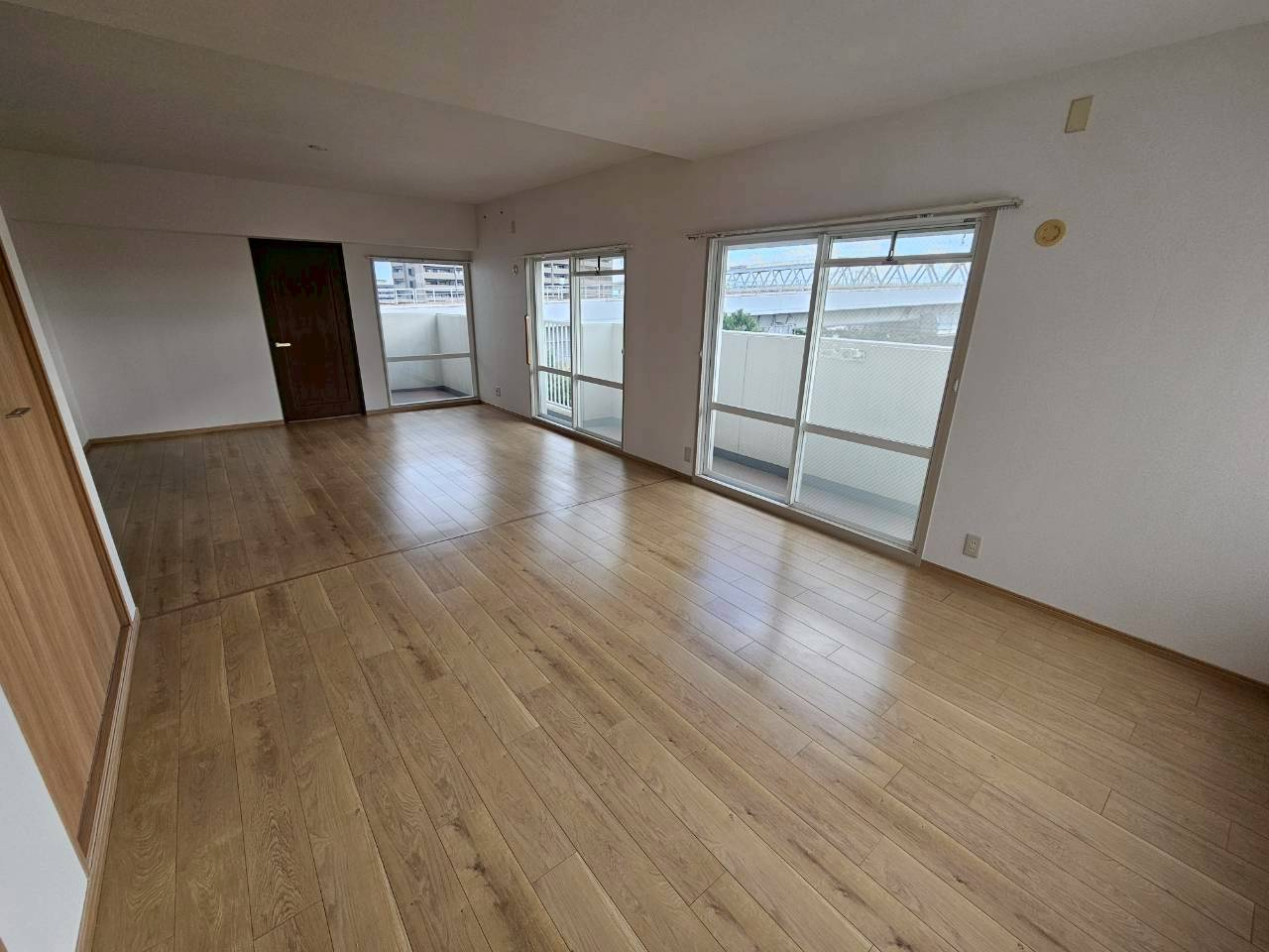 ハイツ住吉川公園の居間・リビング