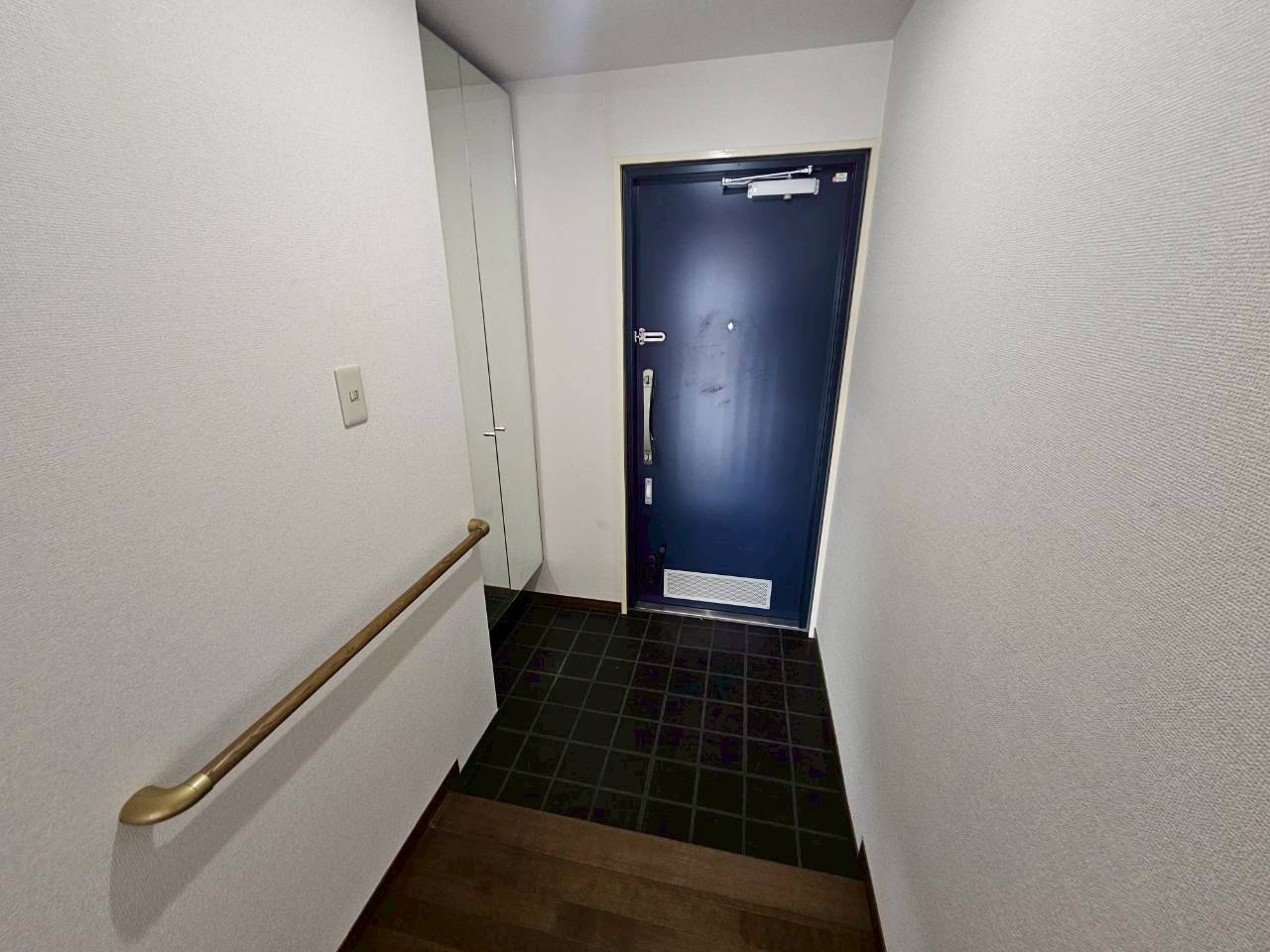 ハイツ住吉川公園の玄関