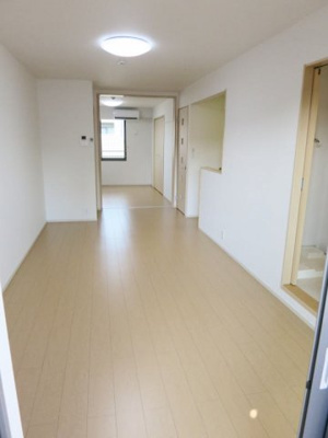 【居間・リビング】 | 向日葵の花 | ゆったり過ごせる居間です