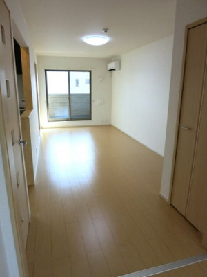 【居間・リビング】 | 向日葵の花 | ゆったりとした居間です