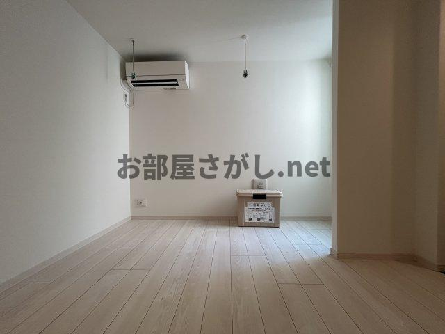 バズ西台Ⅱの居間・リビング