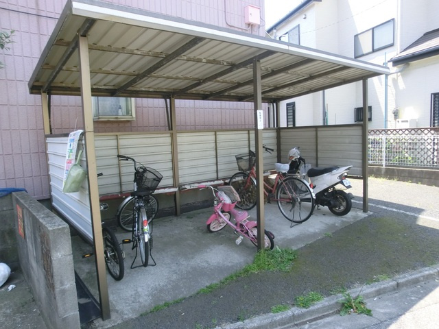 グランデールのその他共用部分|敷地内自転車置き場です。