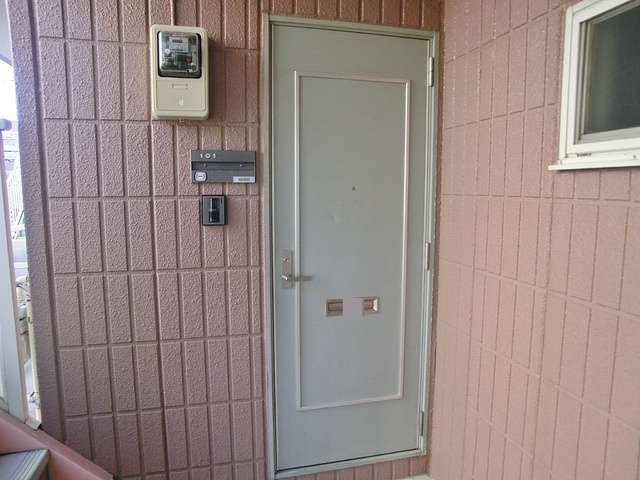 グランデールの玄関|玄関表側です。