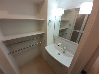 【洗面所】 | リオンリゾートⅨ | 脱衣スペースもあります