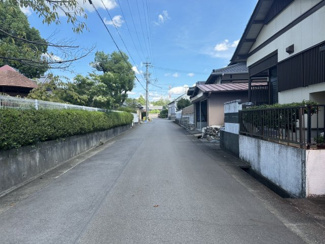 【前面道路含む現地写真】