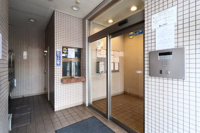 モンテベルデ横浜中央のエントランス