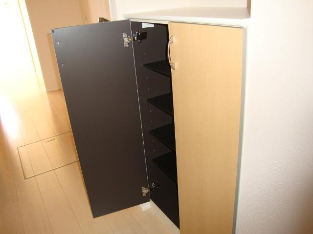 Ｂｅｌｌ　Ｃｒａｎｅ（ベルクレイン）の収納|下駄箱