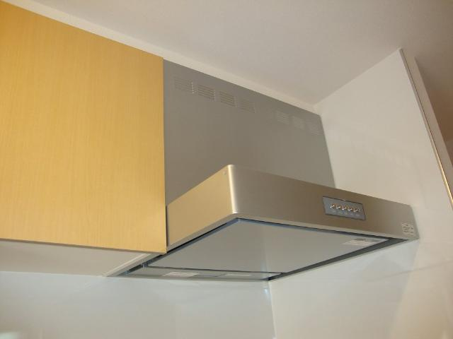 Ｂｅｌｌ　Ｃｒａｎｅ（ベルクレイン）のキッチン|換気扇