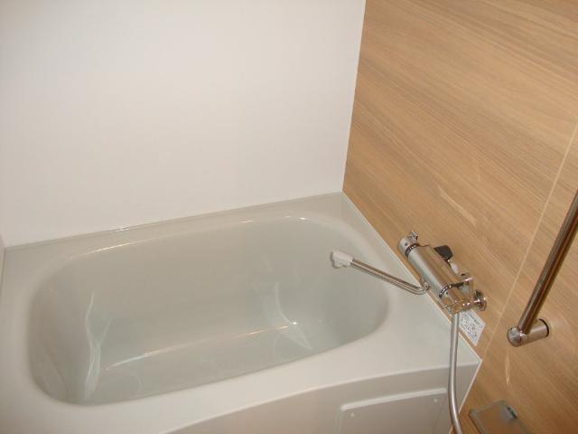 Ｂｅｌｌ　Ｃｒａｎｅ（ベルクレイン）の浴室|バス