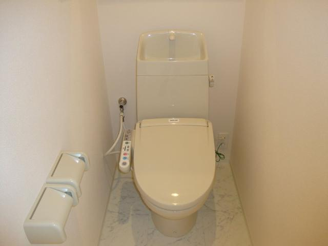 Ｂｅｌｌ　Ｃｒａｎｅ（ベルクレイン）のトイレ|シャワー付トイレ