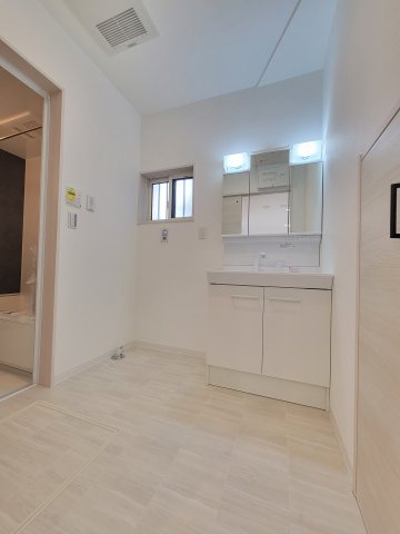 松江1区画（716-27）・新築戸建の洗面所