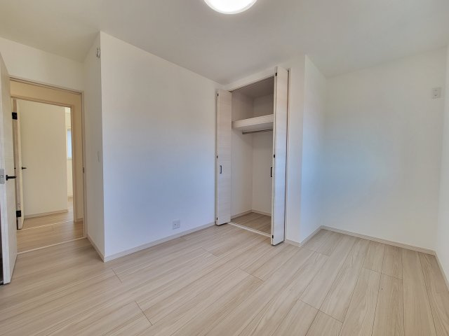 松江1区画（716-27）・新築戸建の洋室