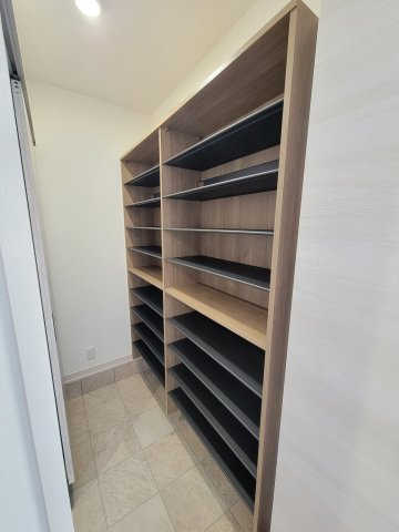 松江1区画（716-27）・新築戸建の玄関