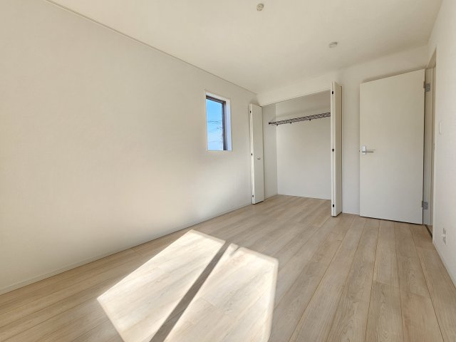 中津川市手賀野第４の洋室|洋室６．７帖