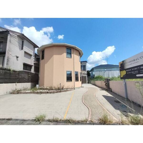 緑区神沢2丁目のお店の外観