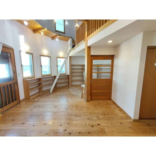 緑区神沢2丁目のお店の内装