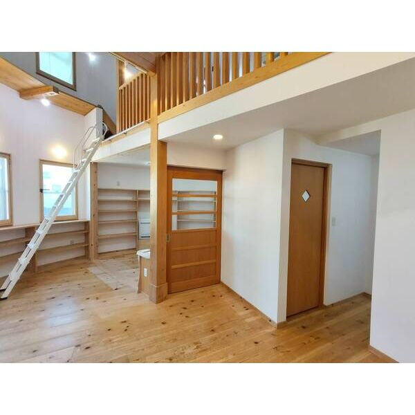 緑区神沢2丁目のお店の内装