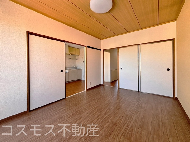 プレジール吟風の洋室