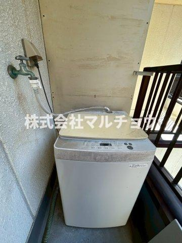サンハウス’90の設備|バルコニーに洗濯機があります