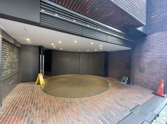 幸田ビルの駐車場